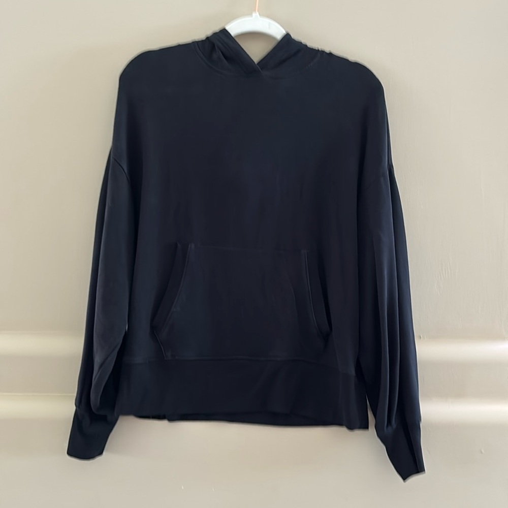 Athleta Hooded Sweatshirt. Black. Small. Very Good Condition.